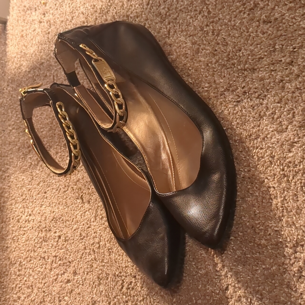 BCBGeneration Black Flats